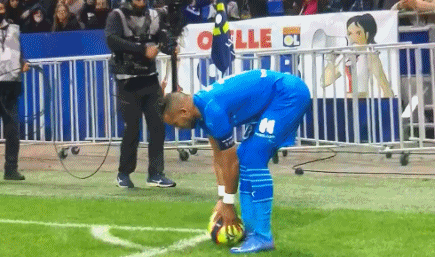 西甲半场：鲁文·加西亚传射，奥萨苏纳2-0莱万特