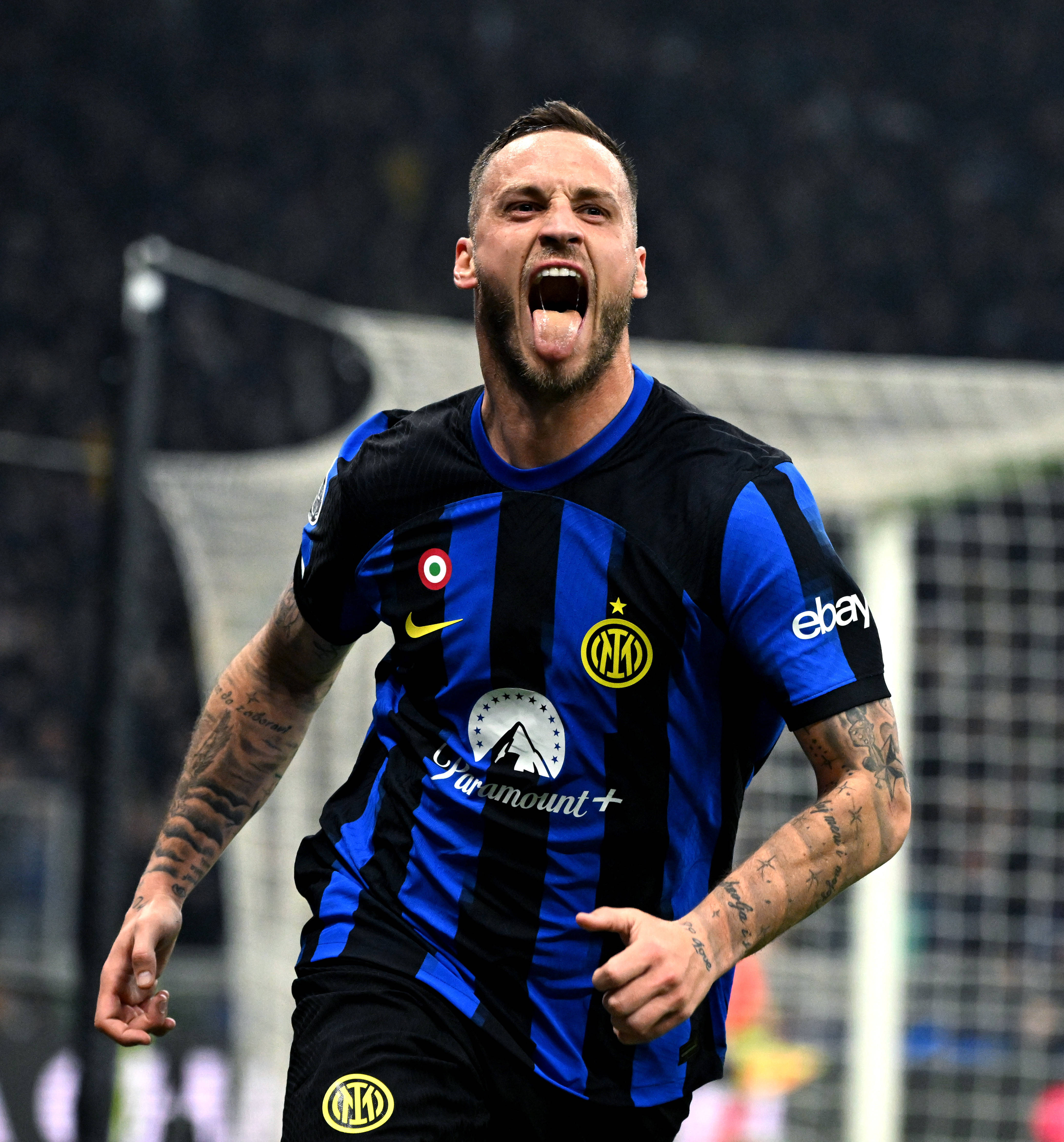 罗马诺：帕利尼亚对转会热刺很感兴趣，后者将与拜仁谈判（罗马诺：帕利尼亚倾向加盟热刺，热刺将与拜仁开启谈判）