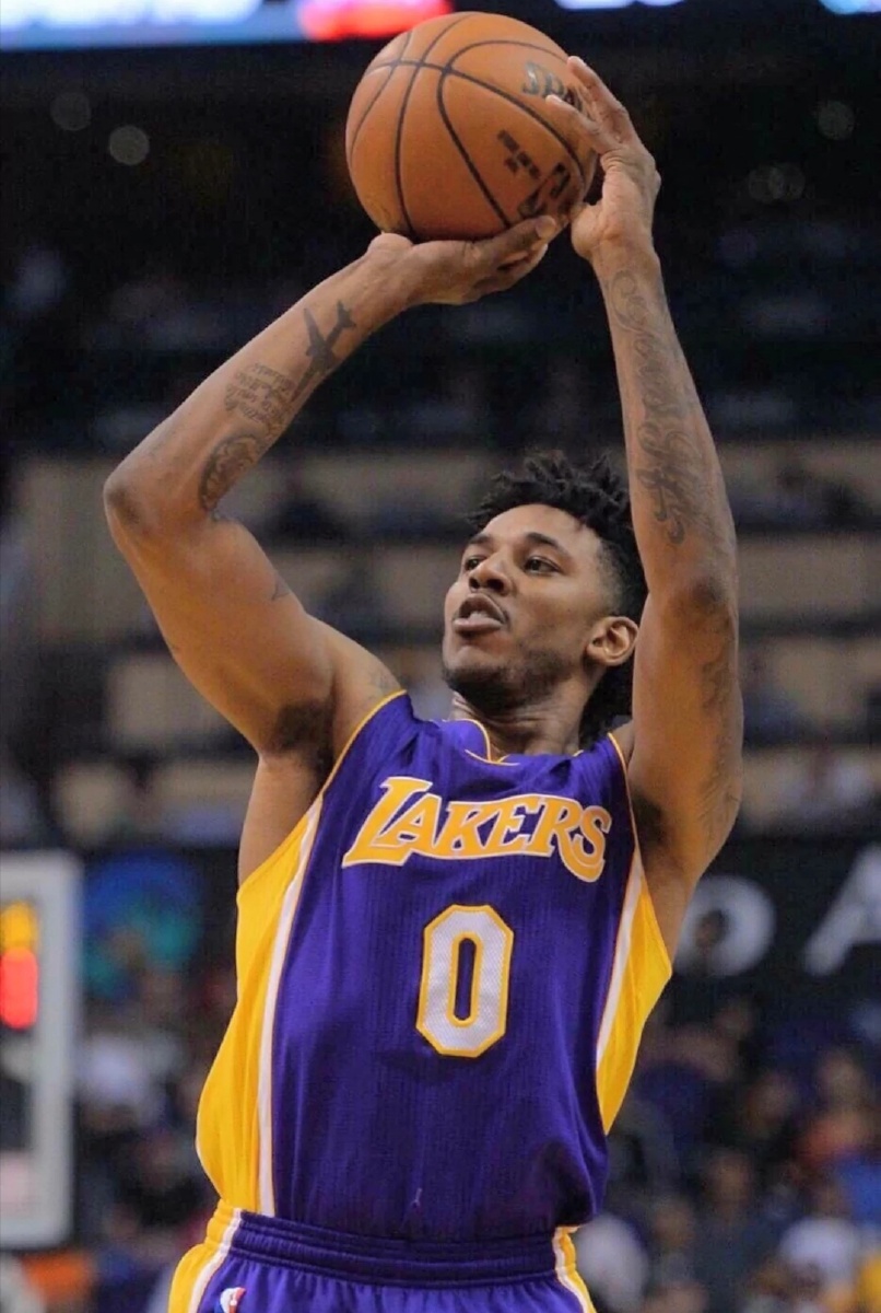 前锋单场帽子戏法，刷新赛季纪录（锋线球员上演帽子戏法，改写本赛季纪录）