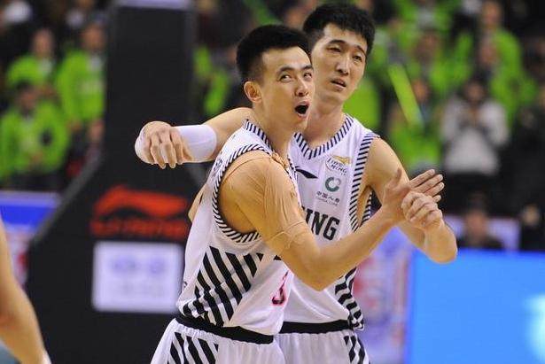 欧冠进球榜更新：梅西连续破门,（欧冠射手榜最新：梅西连场建功）