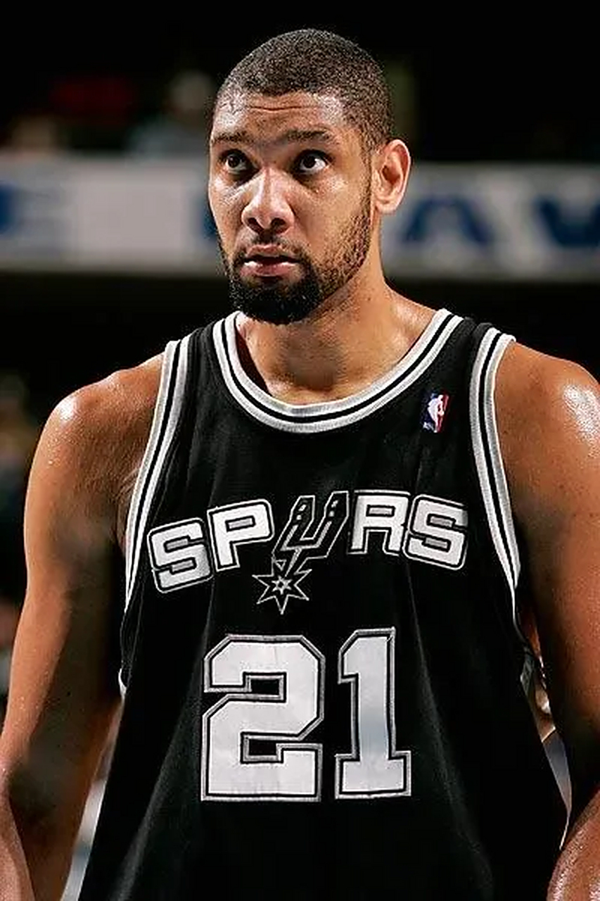 波兰主帅：要帮扎莱夫斯基找回状态；我觉得莱万还没决定未来（波兰主帅：将助扎莱夫斯基重拾状态，莱万未来尚未敲定）