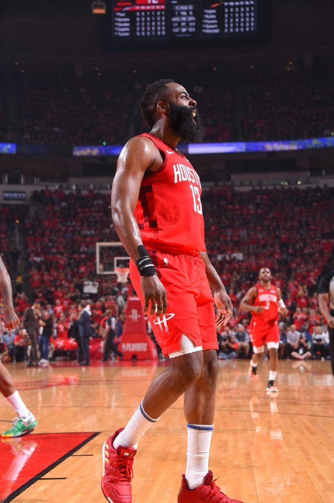 DO：伯恩利已与切尔西就签下乌戈舒库达成协议（伯恩利与切尔西就乌戈舒库转会达成一致）