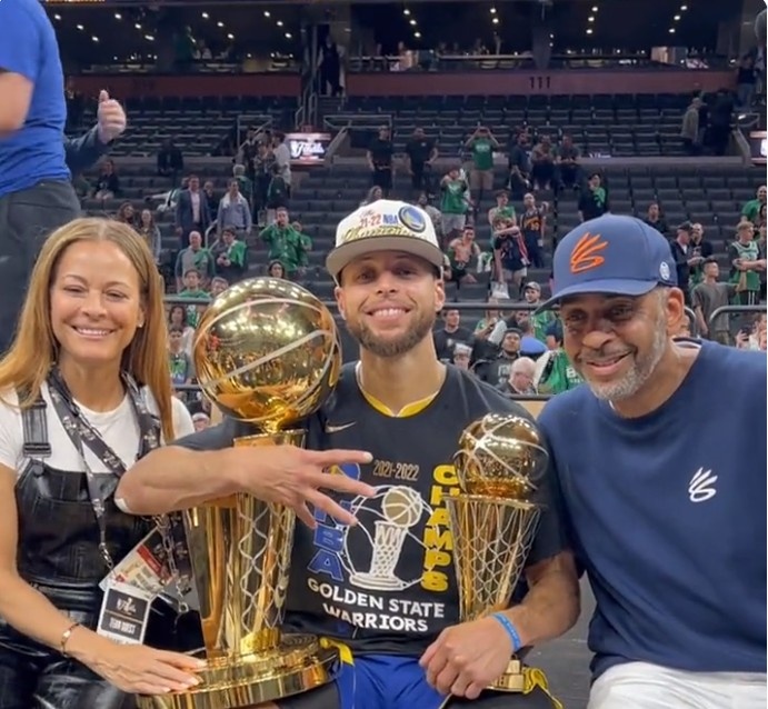 维尔茨数据：4次射门制造对方1次乌龙球，送3次关键传球（维尔茨表现：4次射门造成1粒乌龙，送出3次关键传球）