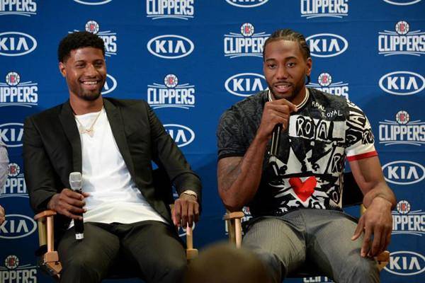 定位球魔术师：法国人乔弗尔如何在阿森纳打造自己的标志形象（法国人乔弗尔如何在阿森纳塑造定位球招牌风格）