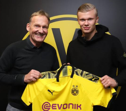 加里·内维尔：切尔西中轴线不够硬，距离赢得英超还很远（加里·内维尔：切尔西中轴偏软，距英超夺冠仍差一截）