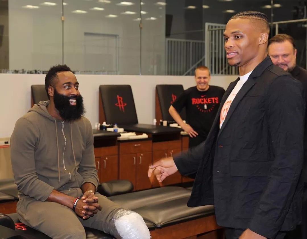 布冯：意大利唯一缺点是偶尔“短路”；无欧战踢是米兰的优势（布冯：意大利唯一瑕疵是偶尔短路，无欧战反成米兰利好）