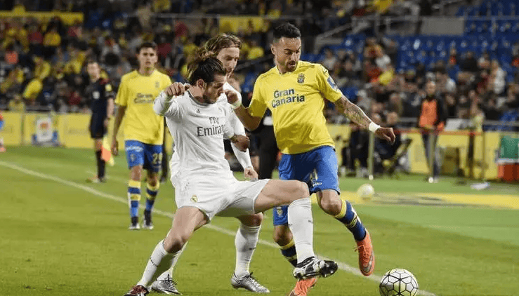 尤文王朝崩塌前夜！8000万神锋轰然倒下（尤文盛世将尽：8000万锋霸突然倒下）